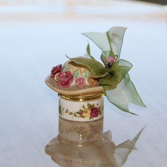 Royal Albert Porcelain Hat 24kt Gold Trinket Box - Picture 11 of 13